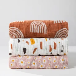 Babyletto Crib Sheet in GOTS Certified Organic Muslin Cotton-Daisy