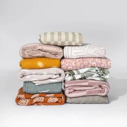 Babyletto Crib Sheet in GOTS Certified Organic Muslin Cotton-Moss Stripe