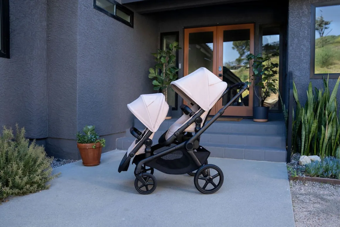 Bugaboo Kangaroo Complete Stroller + Turtle Air Shield By Nuna Travel System Bundle - Black / Moon Grey / Moon Grey / Black