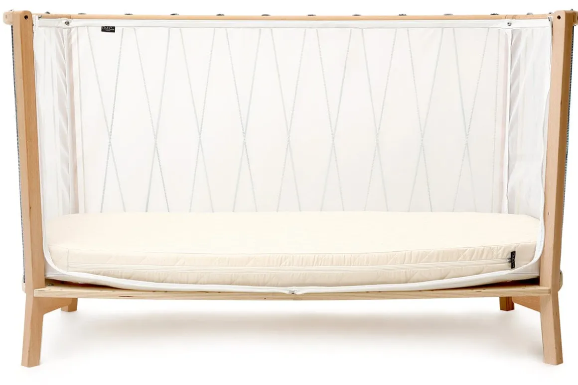 Charlie Crane KIMI Baby Bed with Organic Mattress - Black & White