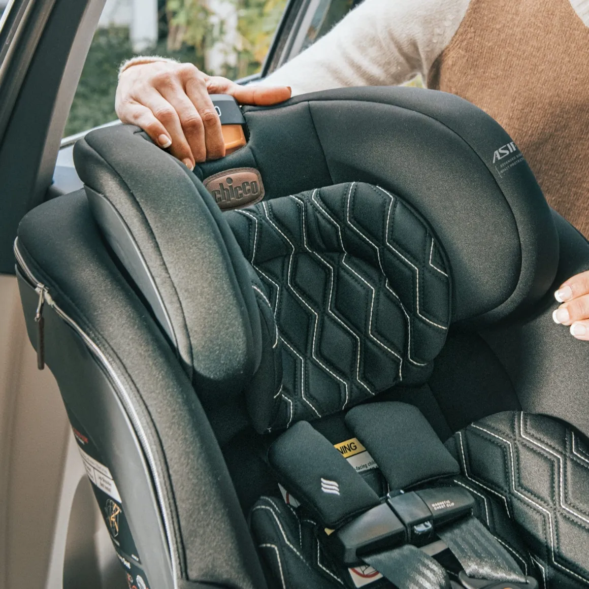 Chicco Fit360 Zip ClearTex Rotating Convertible Car Seat - Teak