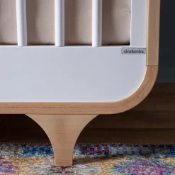 dadada Jolly 3-in-1 Convertible Crib - White / Natural
