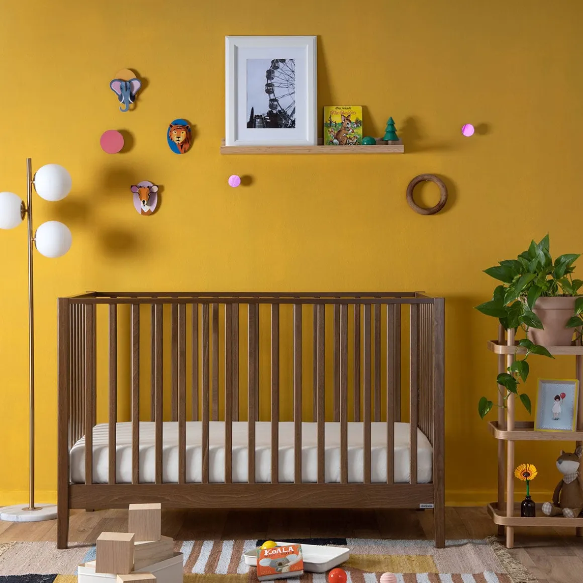 dadada Lala 3-in-1 Convertible Crib - Walnut