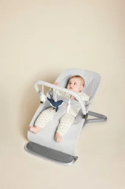 Ergobaby Evolve Bouncer Toy Bar - Ocean Wonders