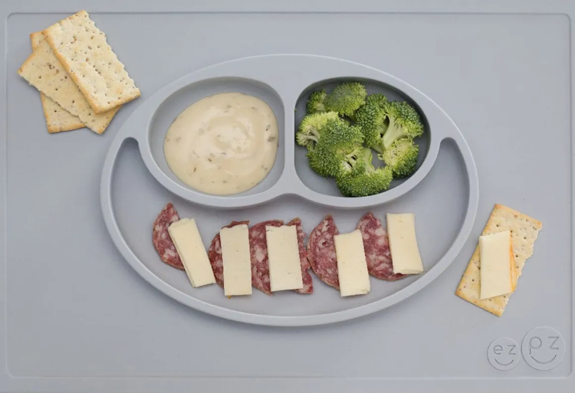 EZPZ Happy Mat Placemat & Plate - Pewter