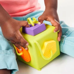 Fat Brain Toys OombeeCube
