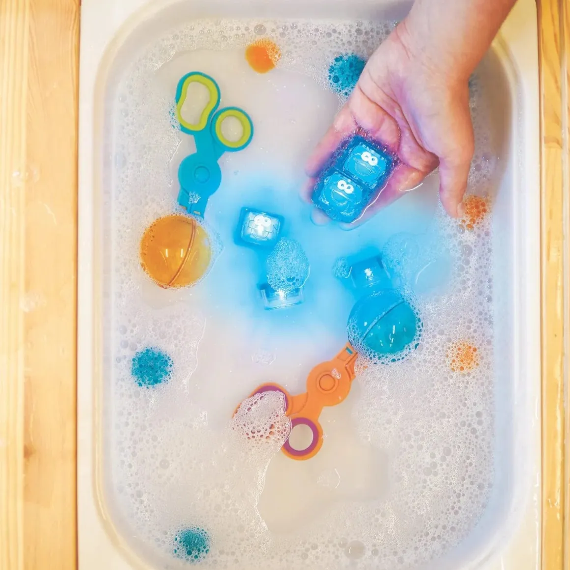 Glo Pals Light Up Cube Bath Toys - Cookie Monster