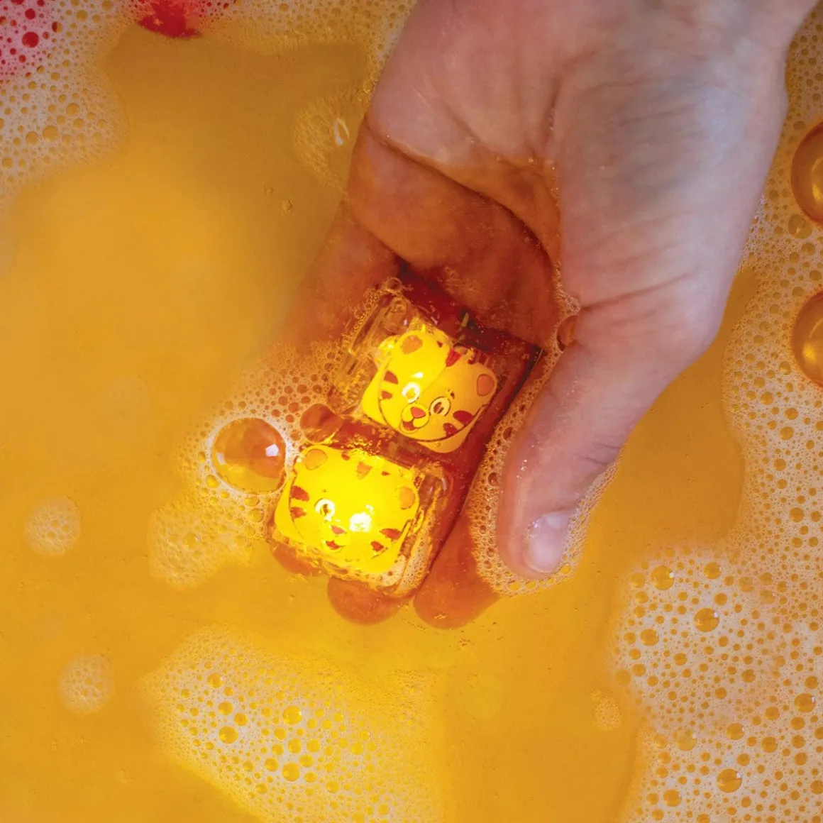 Glo Pals Light Up Cube Bath Toys - Daniel Tiger
