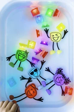 Glo Pals Light Up Sensory Bath Toy - Lumi (Purple)