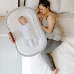 HALO BassiNest Swivel Sleeper 4.0 Air with Dreamweave Breathable Pad - Oat