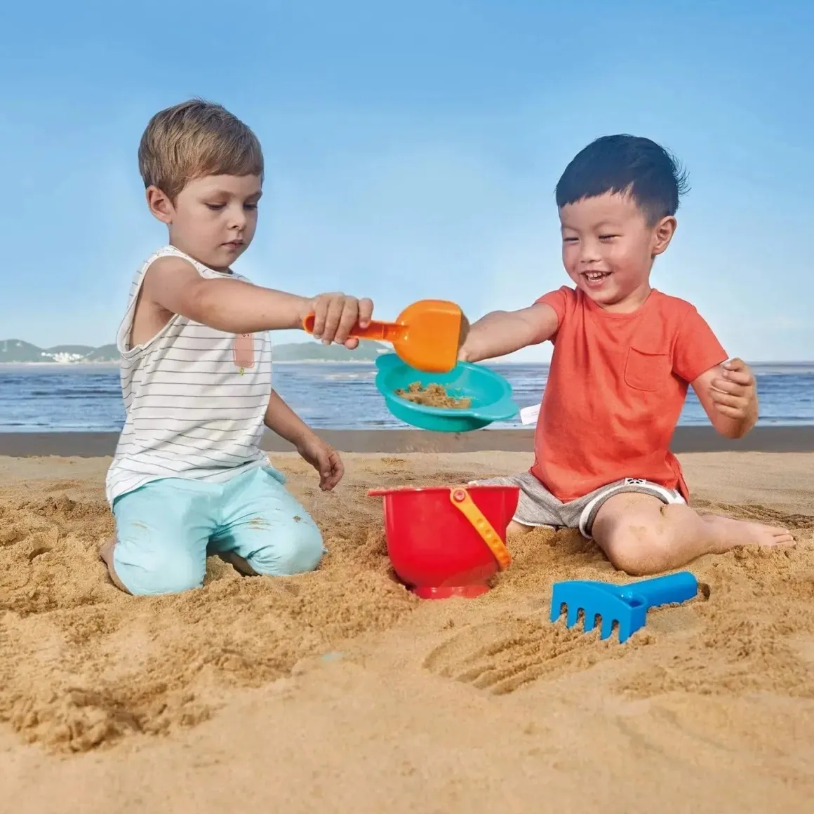 Hape Beach Basics