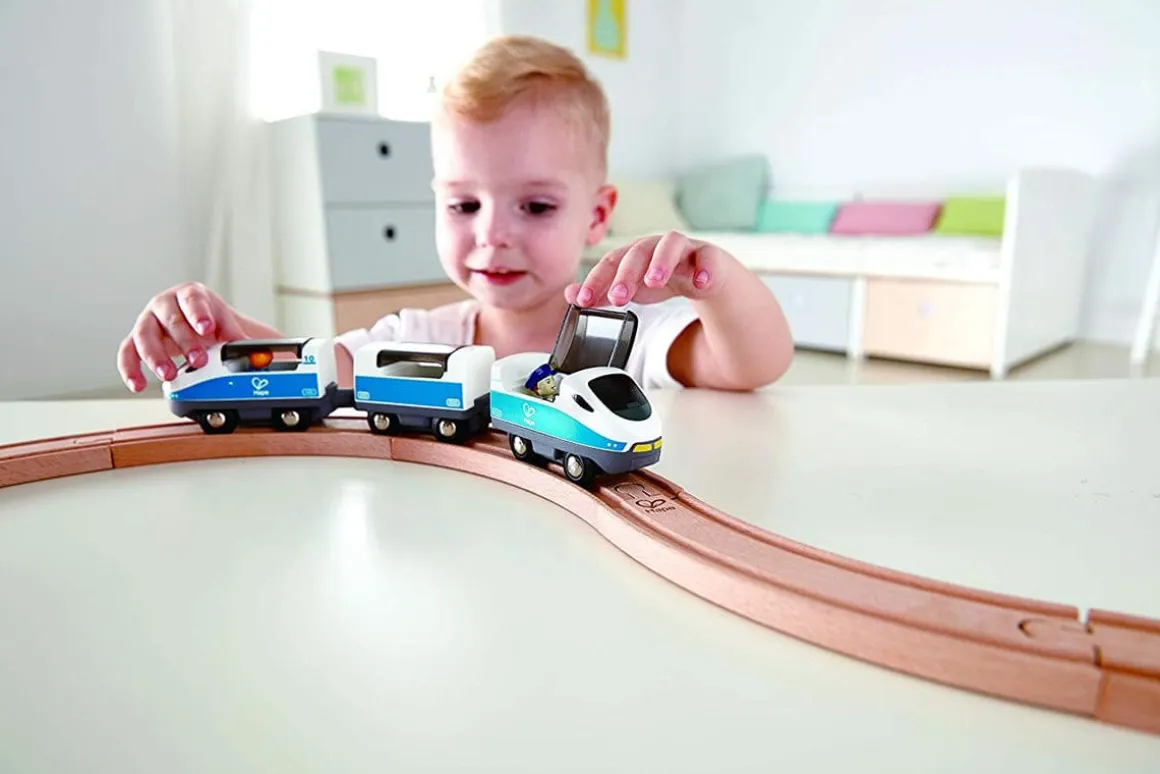 Hape Figure 8 Safety Train Railway Set