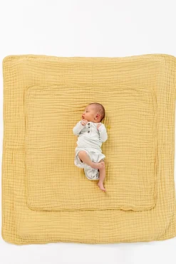 Lou Lou & Company Cloud Muslin Quilt - Honey, Large