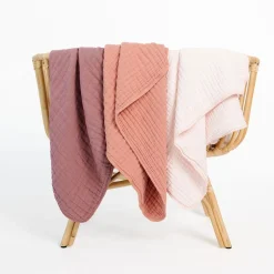 Lou Lou & Company Cloud Muslin Quilt - Rose, Small