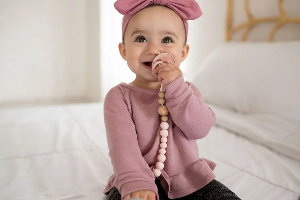 Loulou Lollipop Color Block Silicone & Wood Pacifier Clip - Pink Quartz