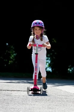 Micro Kickboard Maxi Deluxe LED Scooter (5-12 Years) - Pink