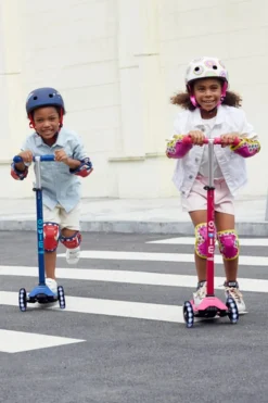 Micro Kickboard Maxi Deluxe LED Scooter (5-12 Years) - Pink