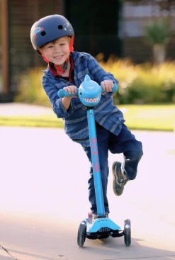 Micro Kickboard Maxi Deluxe LED Scooter - Aqua