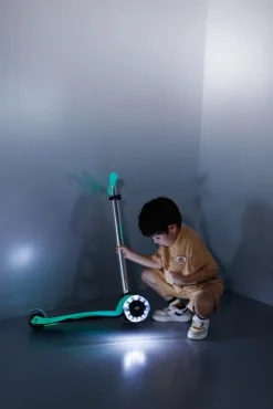 Micro Kickboard Micro Maxi Glow Plus LED Scooter - Jelly Green