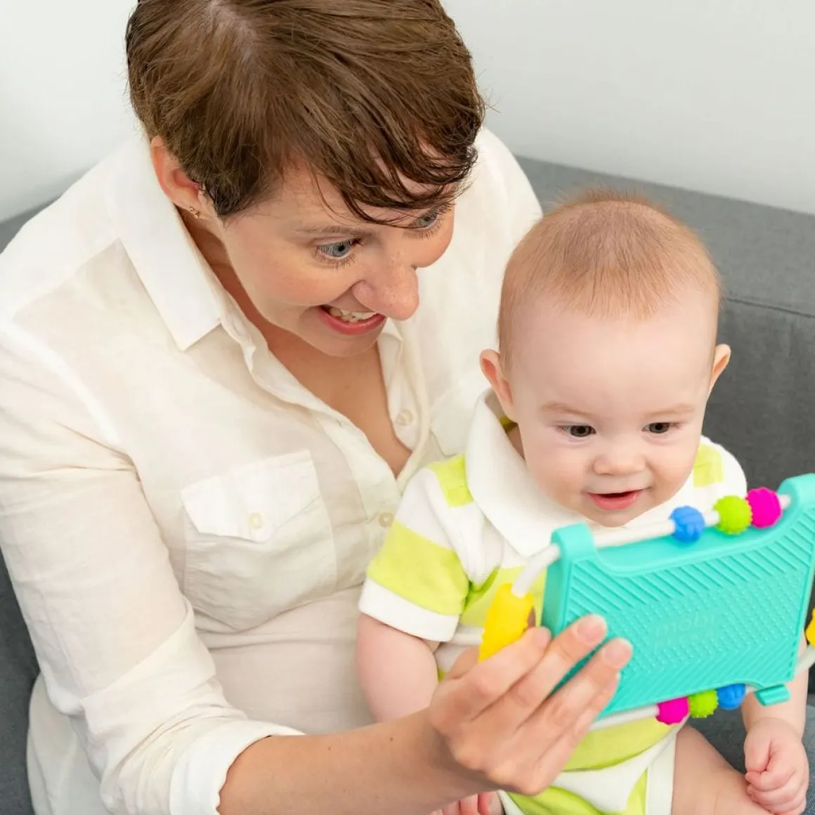 Mobi Peeka Developmental Mirror