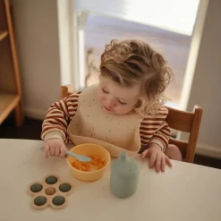 Mushie Flower Press Toy - Dried Thyme / Natural / Shifting Sand