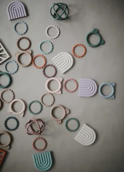 Mushie Flower Teething Bracelet 3-Pack - Cambridge Blue/Clementine/Natural