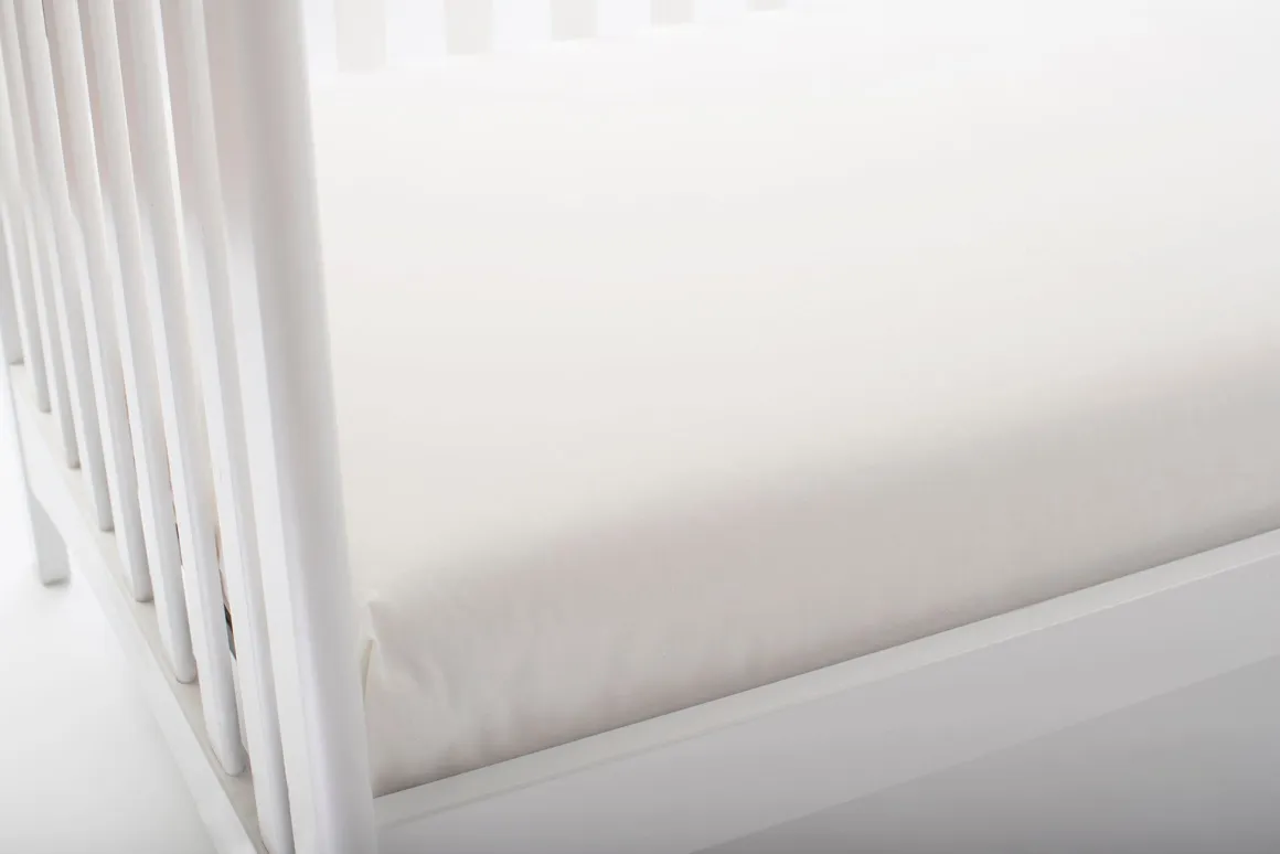 Naturepedic MC34 No-Compromise 2 Stage Lightweight Organic Classic Crib Mattress