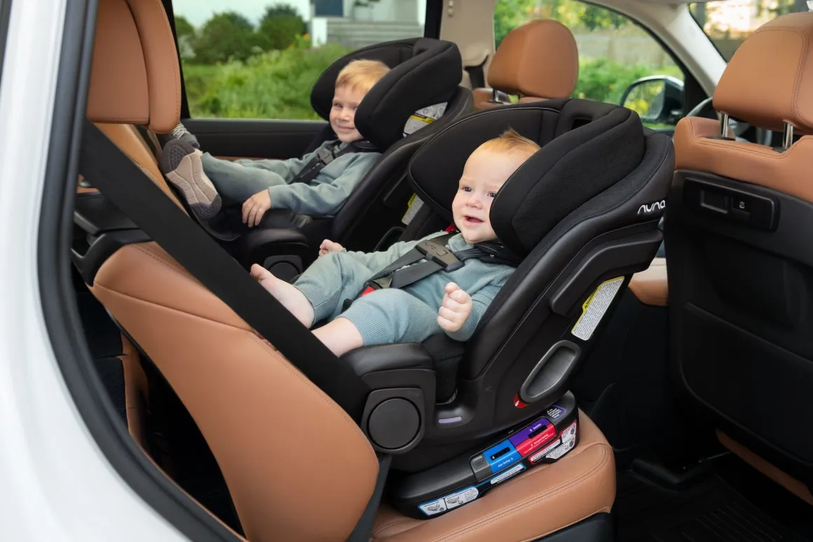 Nuna EXEC Next All-In-One Convertible Car Seat - Caviar / Chocolate