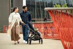 Nuna SWIV Lightweight Stroller - Caviar / Chocolate