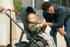 Nuna SWIV Lightweight Stroller - Caviar / Chocolate