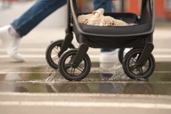 Nuna SWIV Lightweight Stroller - Caviar / Chocolate