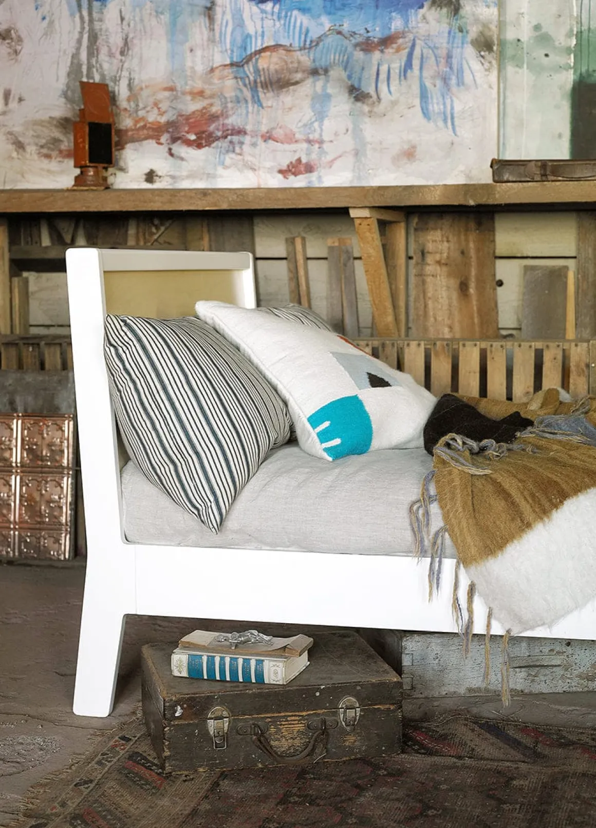 Oeuf Sparrow Twin Bed - White/Birch