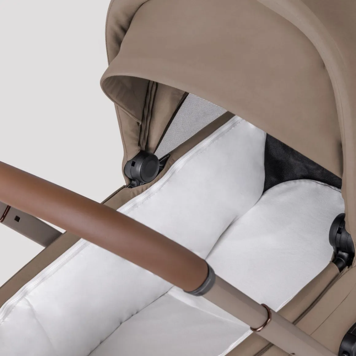 Silver Cross Breez Modular Stroller + Bassinet Bundle - Champagne
