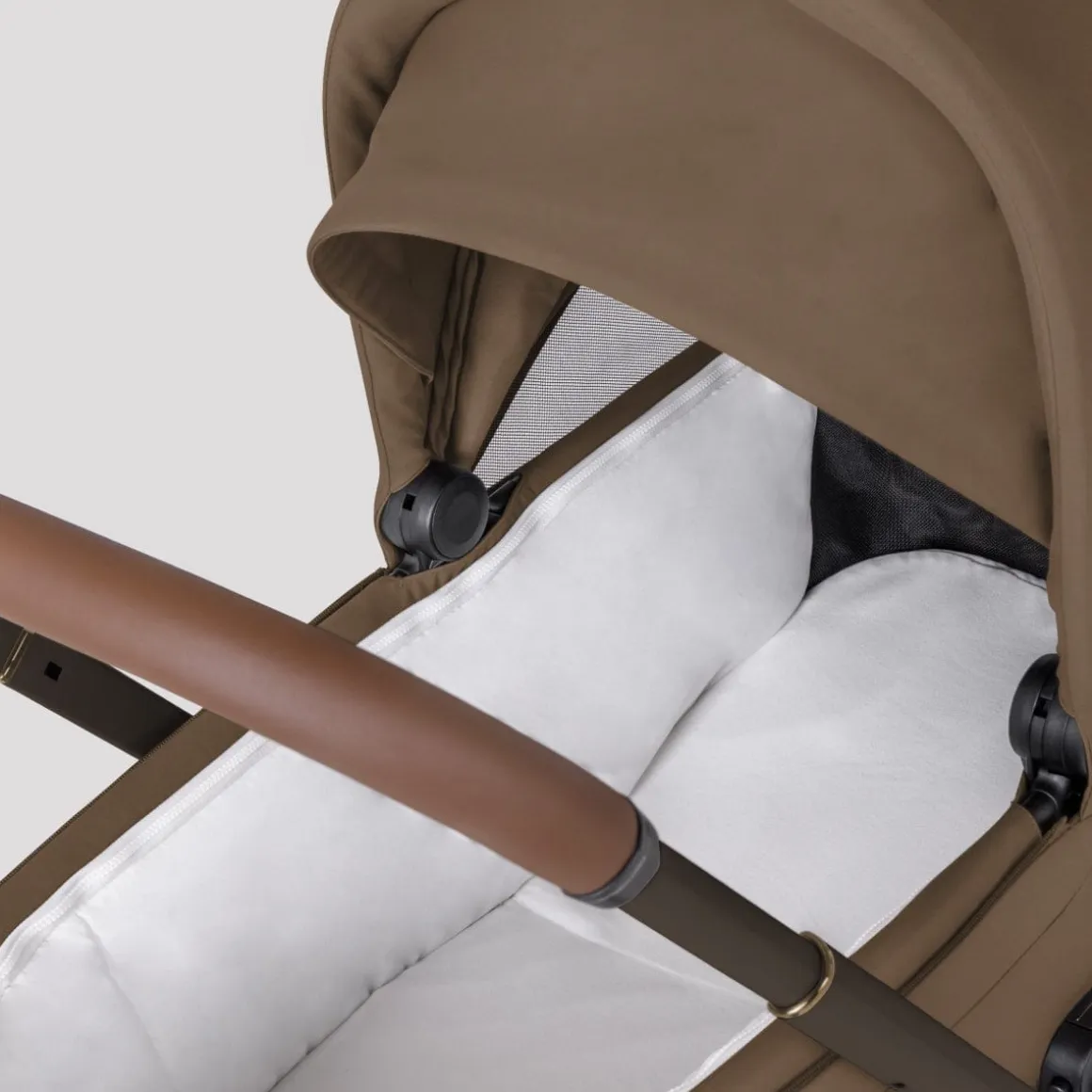 Silver Cross Breez Modular Stroller + Bassinet Bundle - Maple