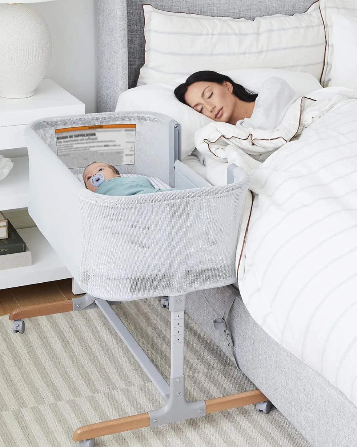 Skip Hop Cozy-Up 2-in-1 Bedside Sleeper & Bassinet - Grey