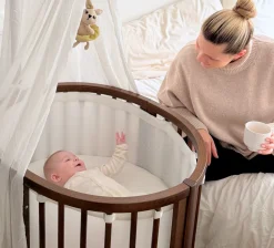 Stokke Sleepi Mini Crib Bundle with Mattress V3 - Warm Brown