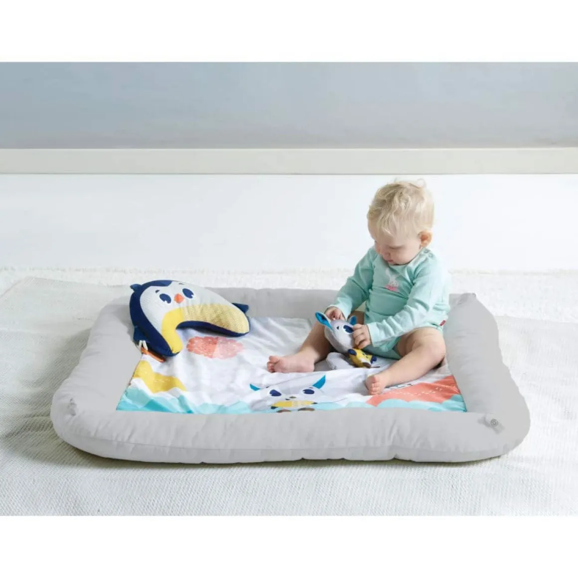 Tiny Love Polar Wonders Plush Gymini Activity Mat