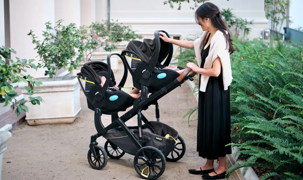 Veer Switch&Roll Luxe Single-to-Double Stroller Bundle with Leather Kit - Black Onyx (One Box)