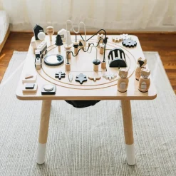 Wonder & Wise Awesome Activity Table