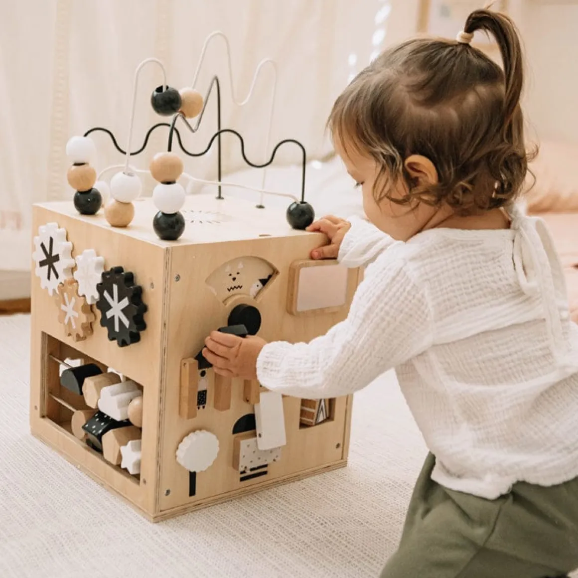 Wonder & Wise Busy Box